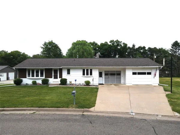$274,500 | 922 Auth Street, Durand, WI 54736