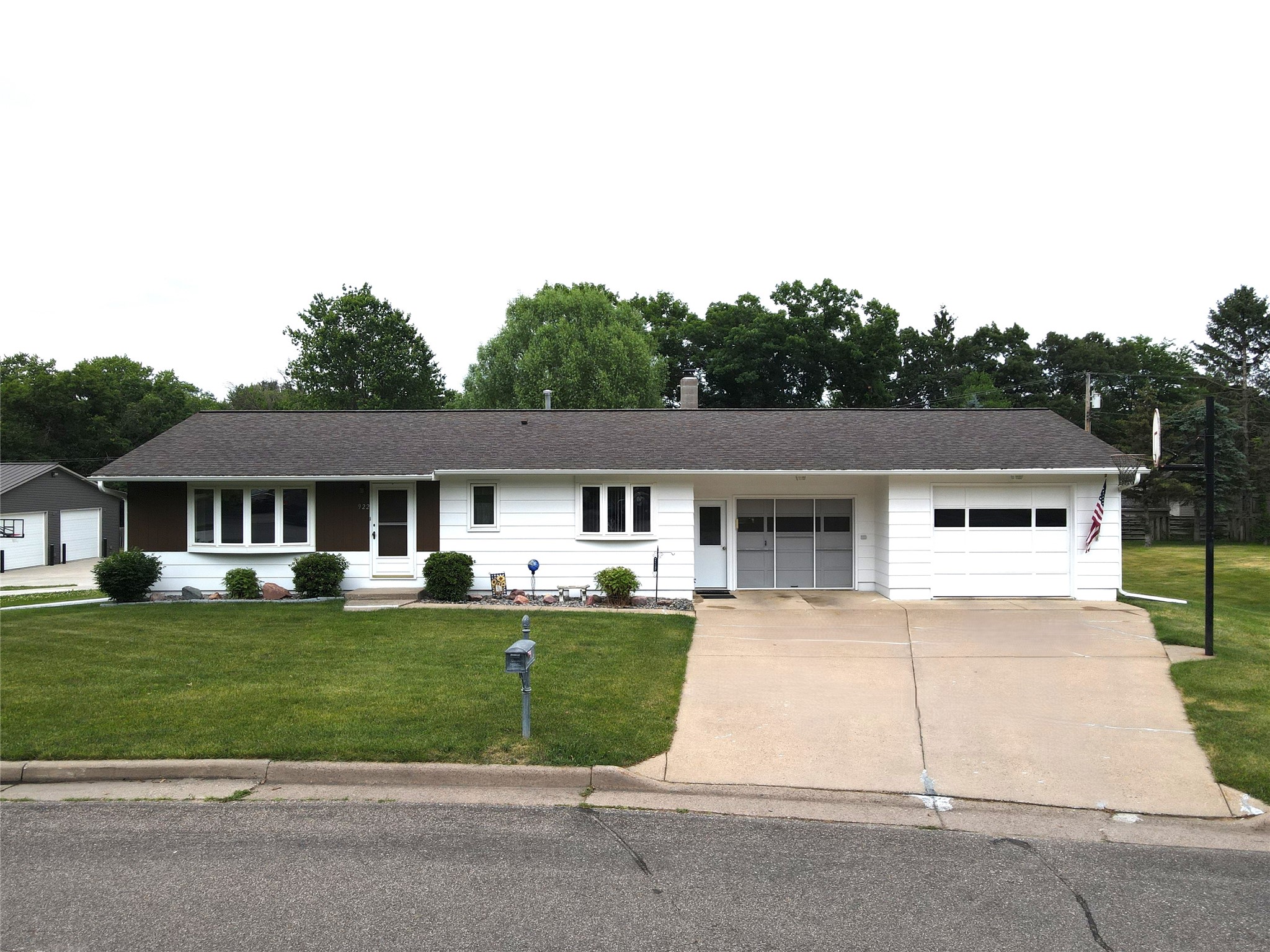 922 Auth Street Durand, WI 54736 - Photo 1 of 40