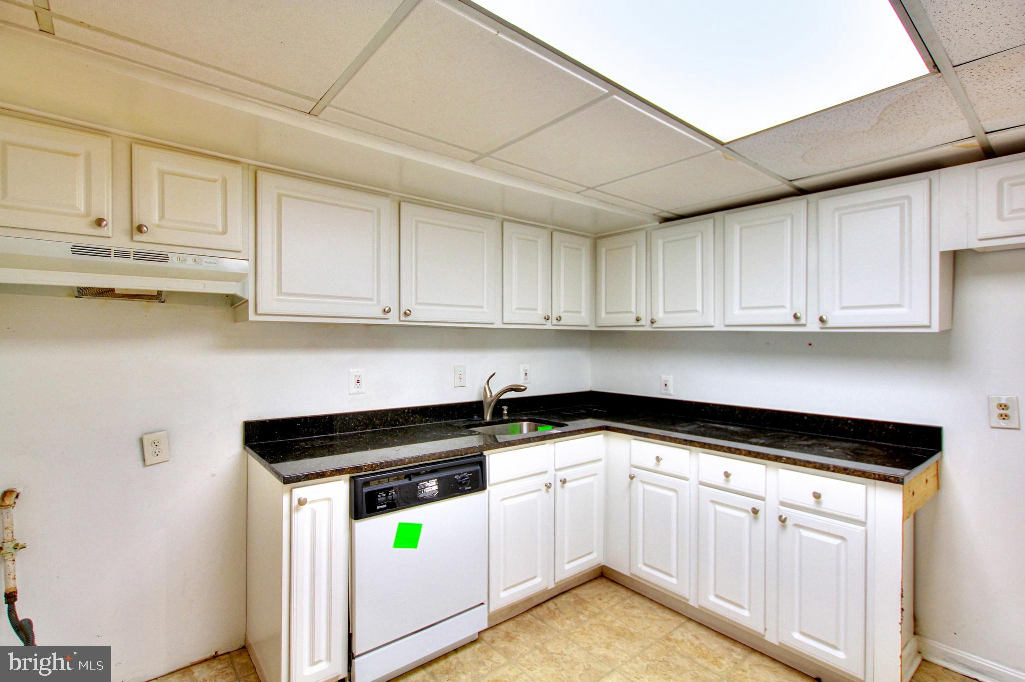 14414 Taos Court, Unit 5DE Silver Spring, MD 20906 - Photo 12 of 20 Kitchen