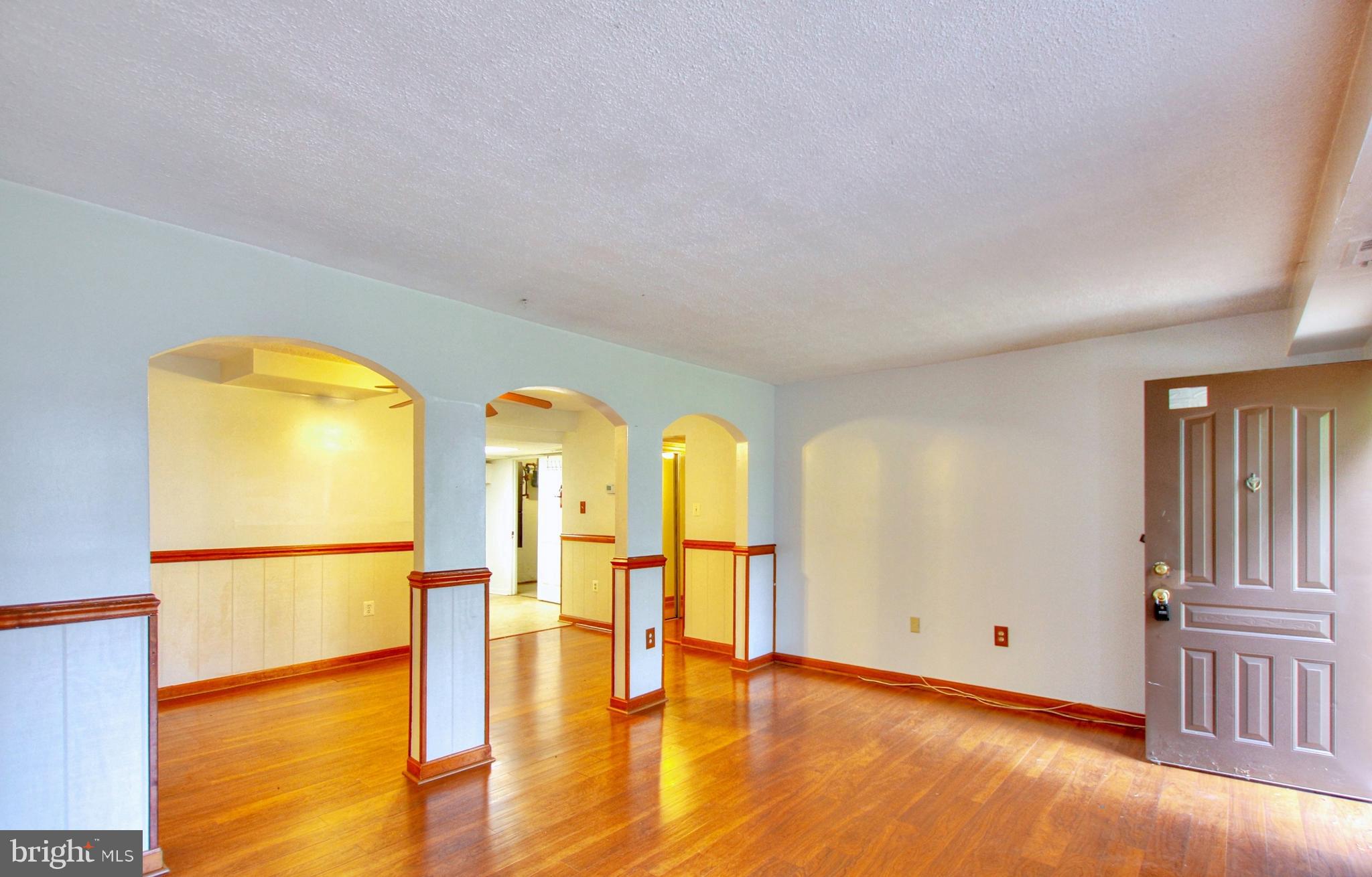 14414 Taos Court, Unit 5DE Silver Spring, MD 20906 - Photo 4 of 20 Living room