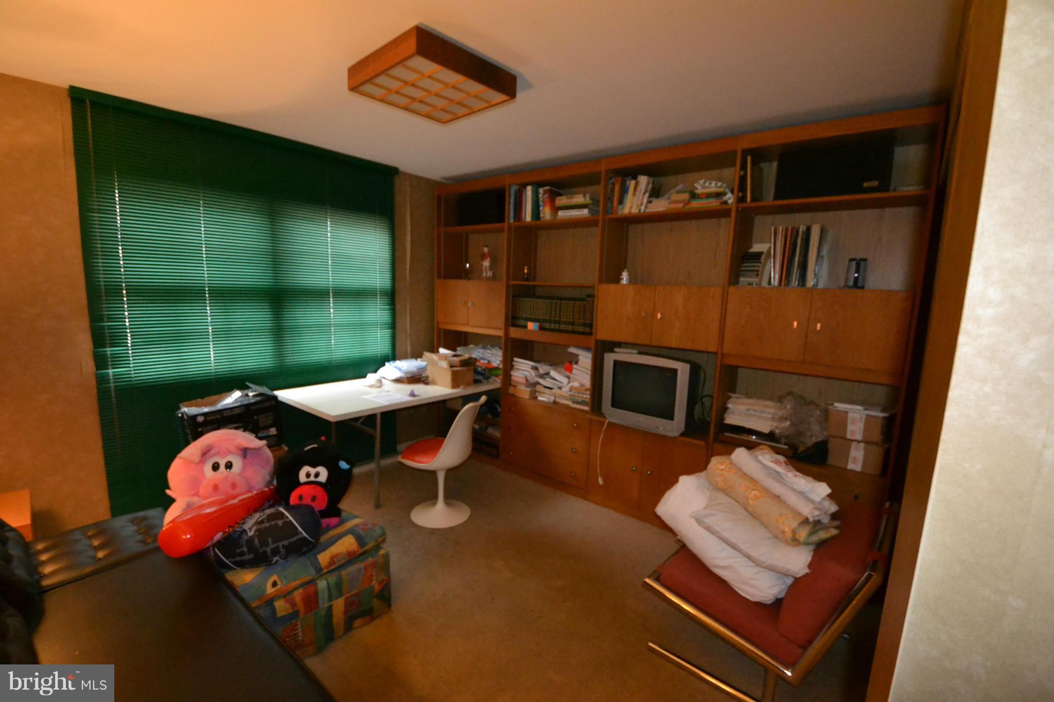 2514 Farringdon Road Baltimore, MD 21209 - Photo 11 of 22 Bedroom #3