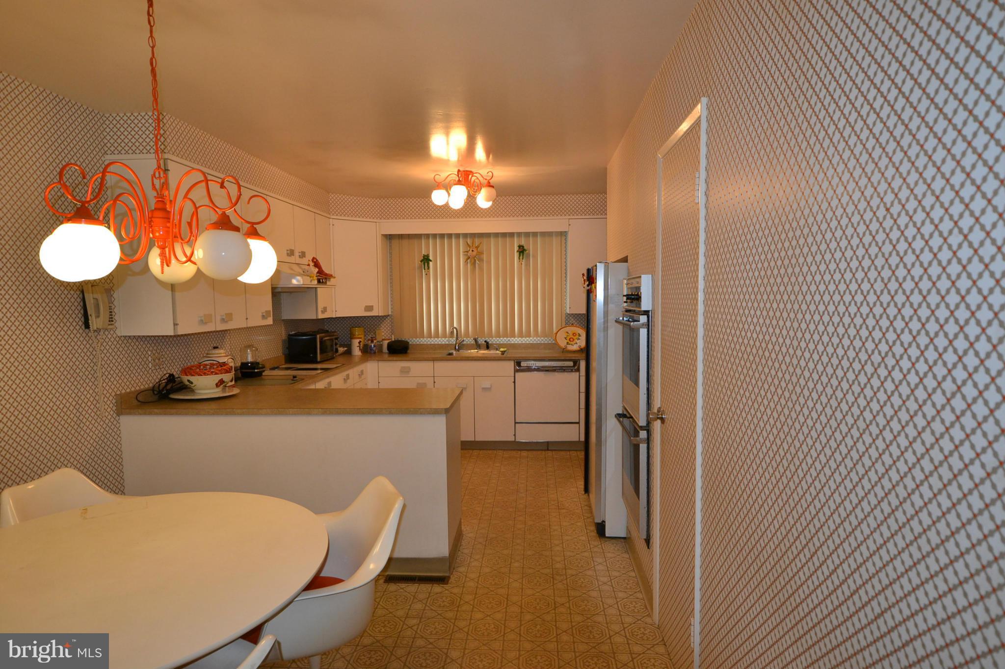 2514 Farringdon Road Baltimore, MD 21209 - Photo 12 of 22 Kitchen
