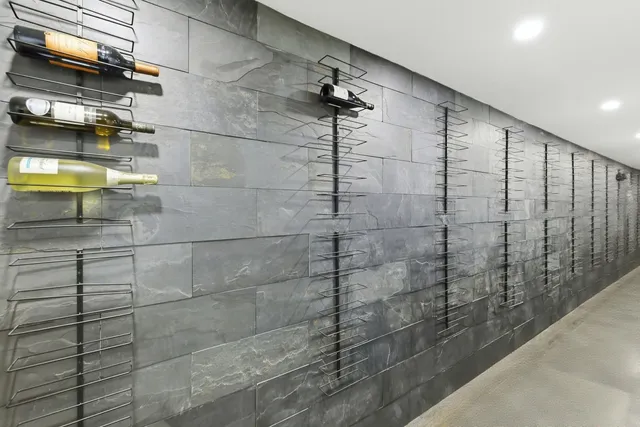 $845,000 | 40W412 Winchester Way, St. Charles, IL 60175