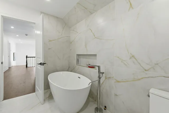 $845,000 | 40W412 Winchester Way, St. Charles, IL 60175