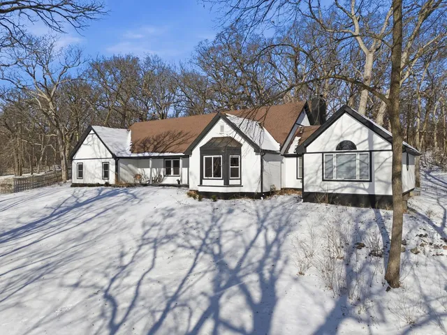 $845,000 | 40W412 Winchester Way, St. Charles, IL 60175