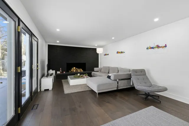 $845,000 | 40W412 Winchester Way, St. Charles, IL 60175