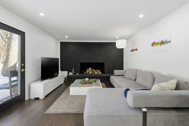 $845,000 | 40W412 Winchester Way, St. Charles, IL 60175