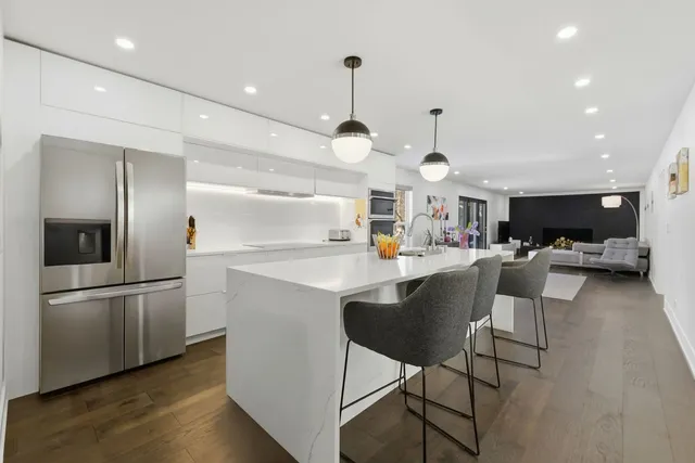 $845,000 | 40W412 Winchester Way, St. Charles, IL 60175