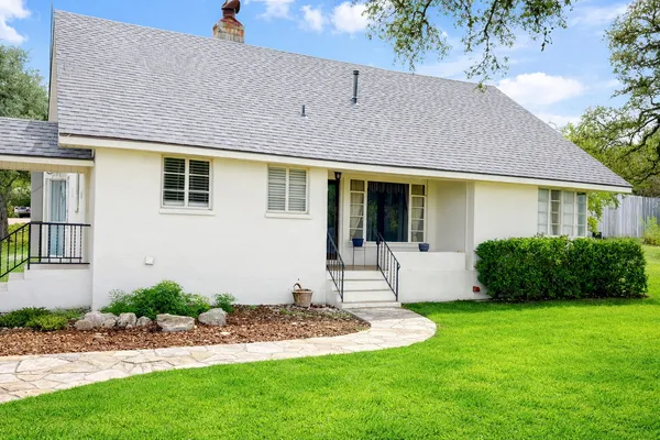 $2,100 | 8652 C Miller Creek Loop, Unit C, Johnson City, TX 78636