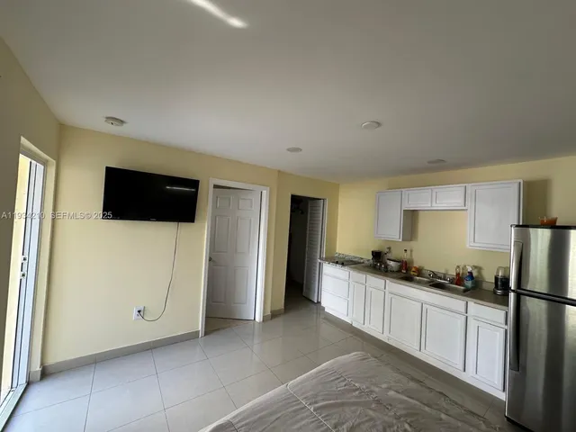 $1,500 | 5440 Southwest 101st Avenue, Miami, FL 33165