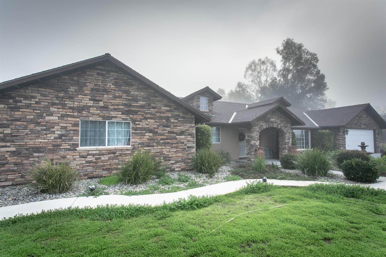 17269 Monreal Road Madera, CA 93636 - Photo 2 of 19 Gallery Image 2
