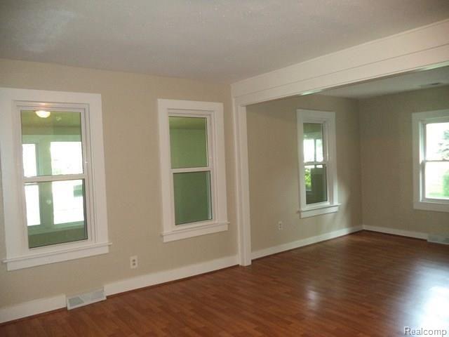 18883 Inkster Road Livonia, MI 48152 - Photo 13 of 35 inkster (13).jpg