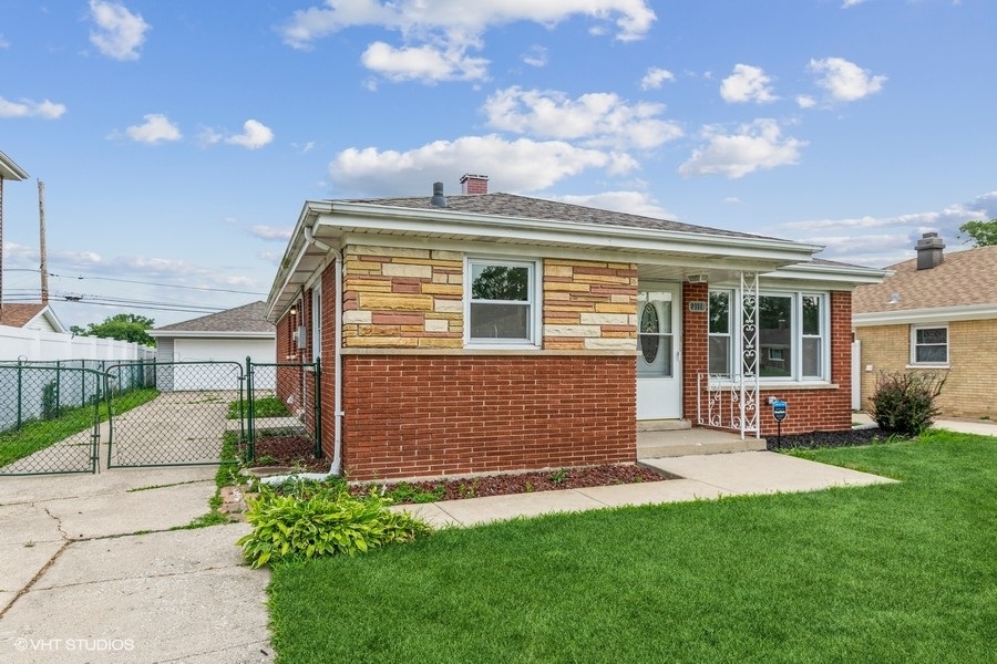 3914 153rd Street Midlothian, IL 60445 - Photo 2 of 17 front view of house with a yard