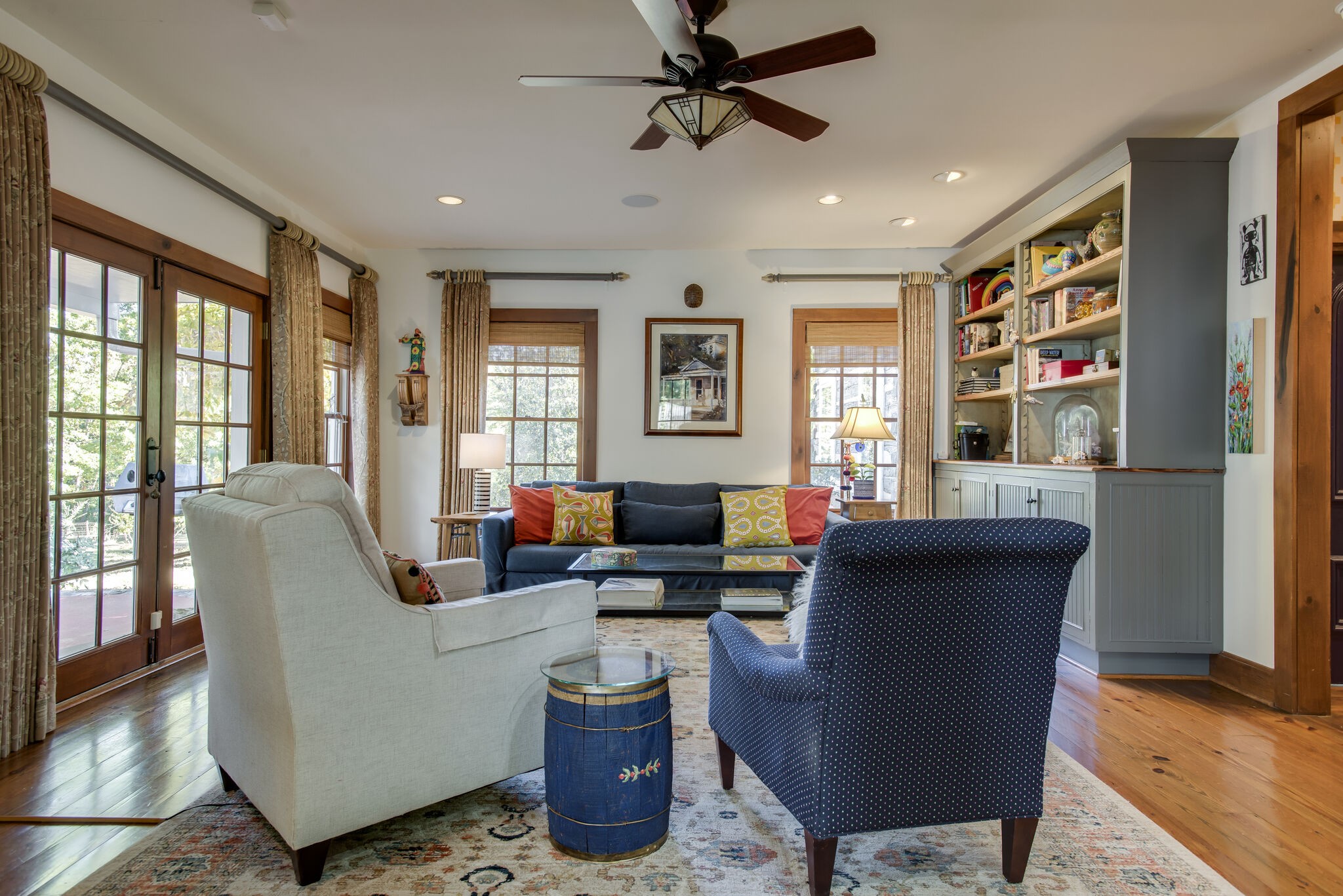 6230 Bresslyn Road Nashville, TN 37205 - Photo 22 of 53 a living room with furniture and a window