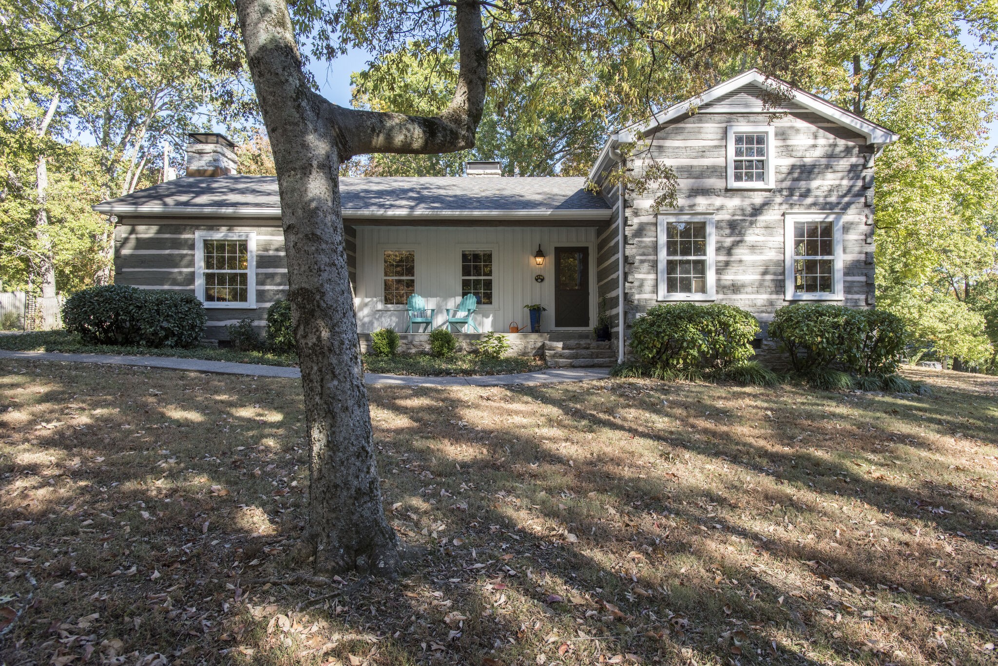6230 Bresslyn Road Nashville, TN 37205 - Photo 3 of 53 a view of a house with a yard