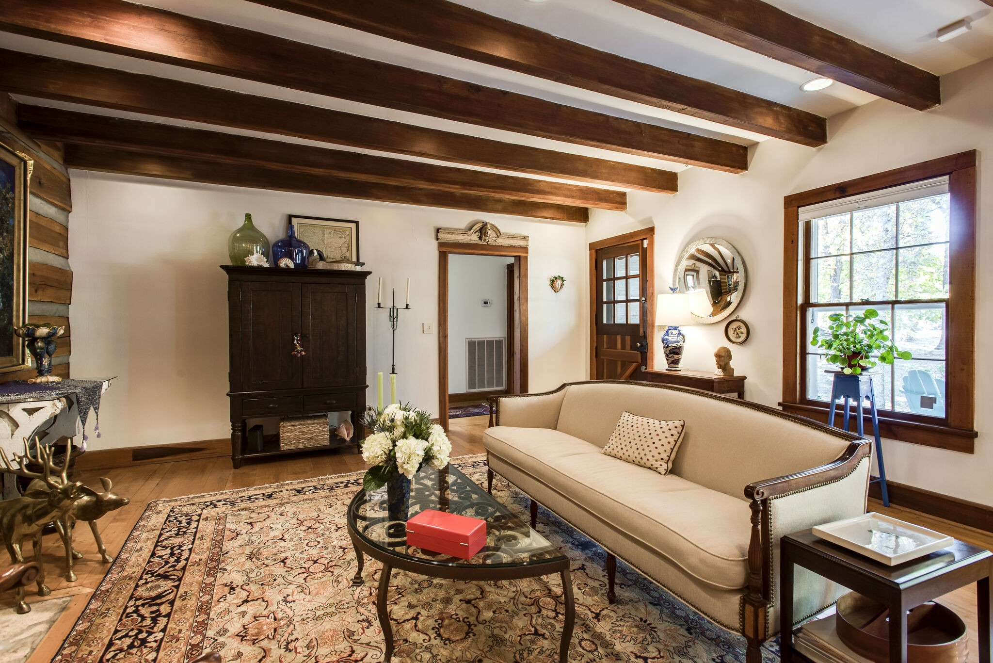 6230 Bresslyn Road Nashville, TN 37205 - Photo 8 of 53 a living room with furniture and a window