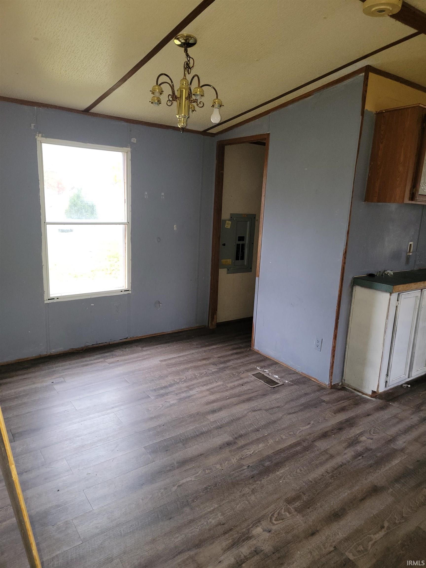 520 Ogdon Street Washington, IN 47501 - Photo 3 of 16