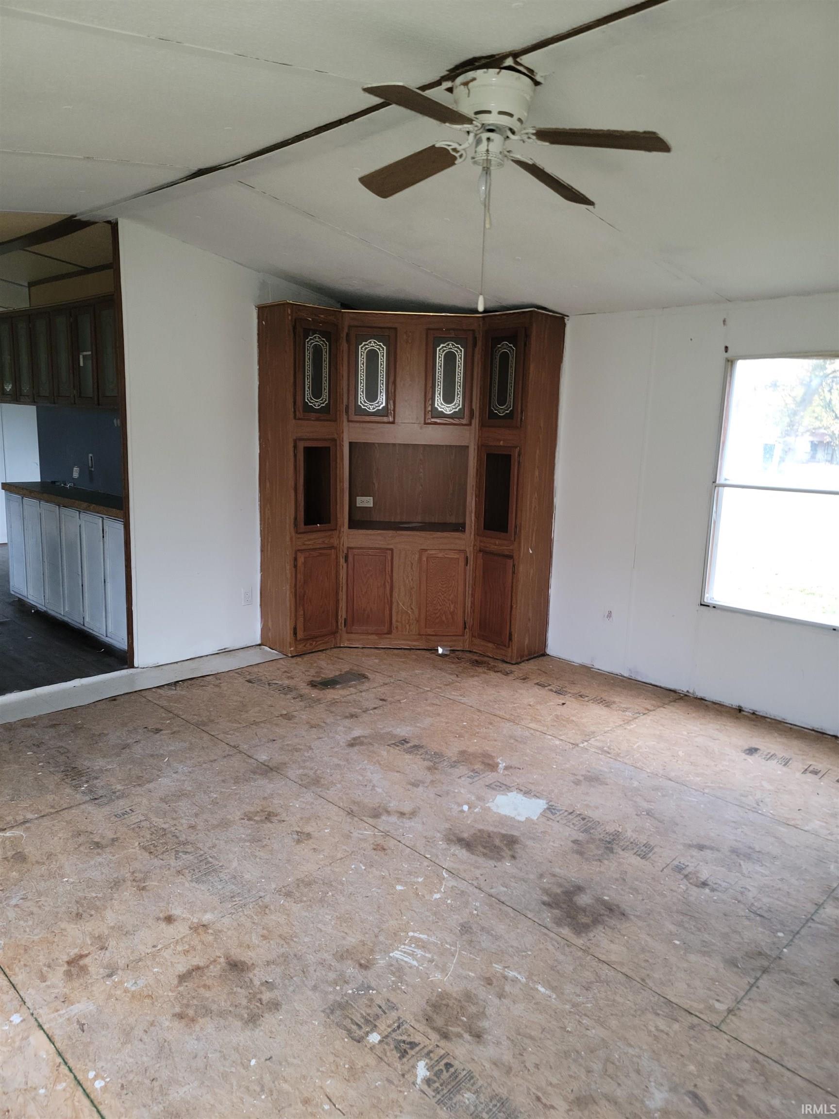 520 Ogdon Street Washington, IN 47501 - Photo 4 of 16