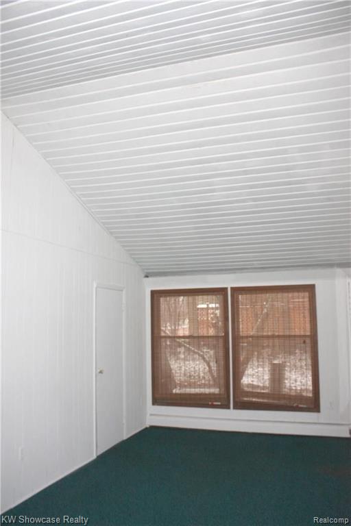 29520 Sugar Spring Road Farmington Hills, MI 48334 - Photo 20 of 33