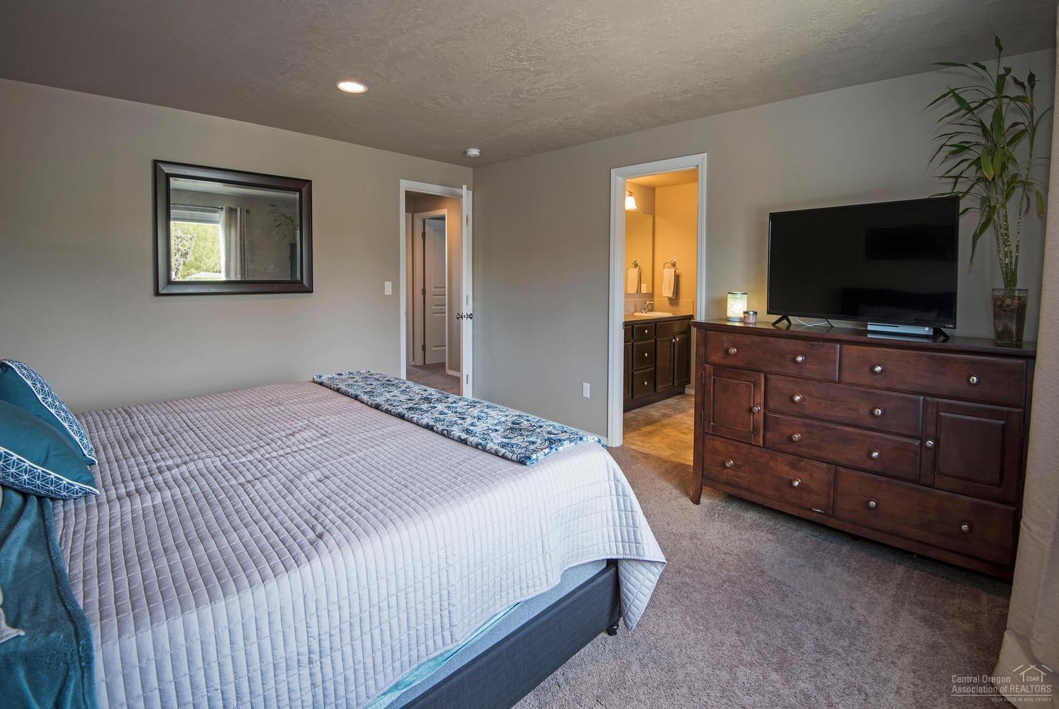 61815 Southeast Rolo Court Bend, OR 97702 - Photo 10 of 20 Additional Photo
