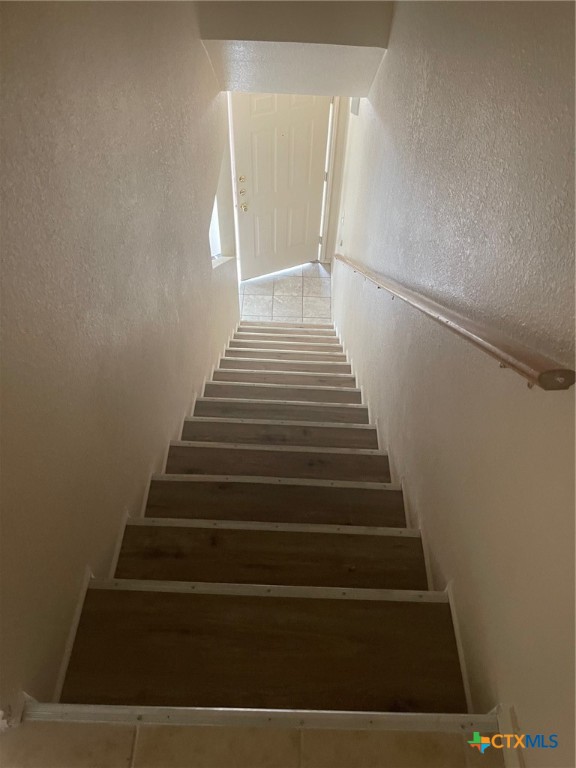 2712 Vernice Loop, Unit B Killeen, TX 76549 - Photo 13 of 30 a view of entryway