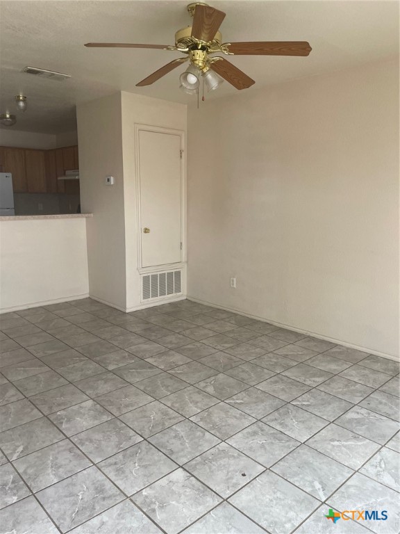 2712 Vernice Loop, Unit B Killeen, TX 76549 - Photo 3 of 30 a view of an empty room