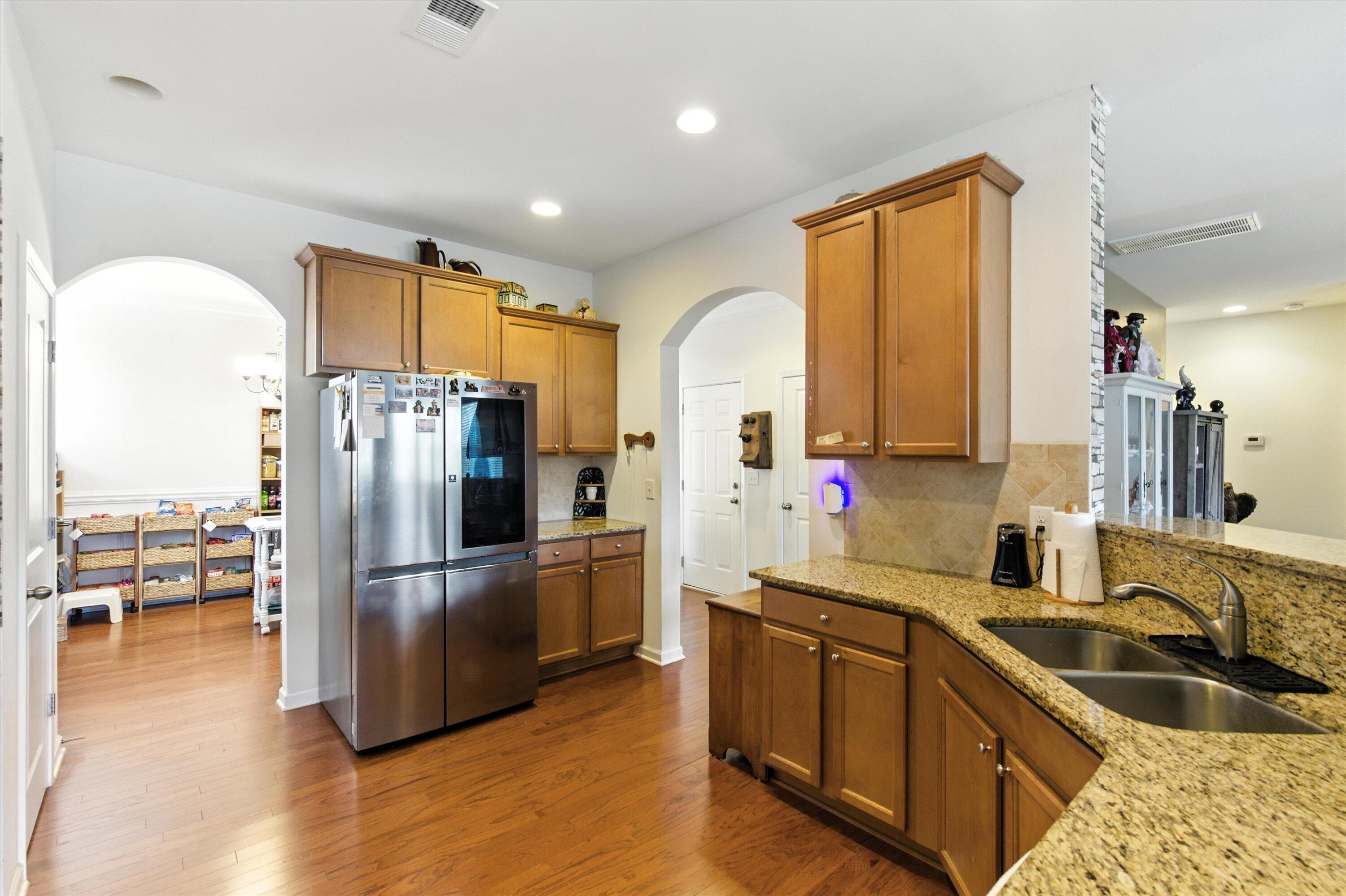 274 Overcup Loop Summerville, SC 29486 - Photo 14 of 41 More Room to Cook