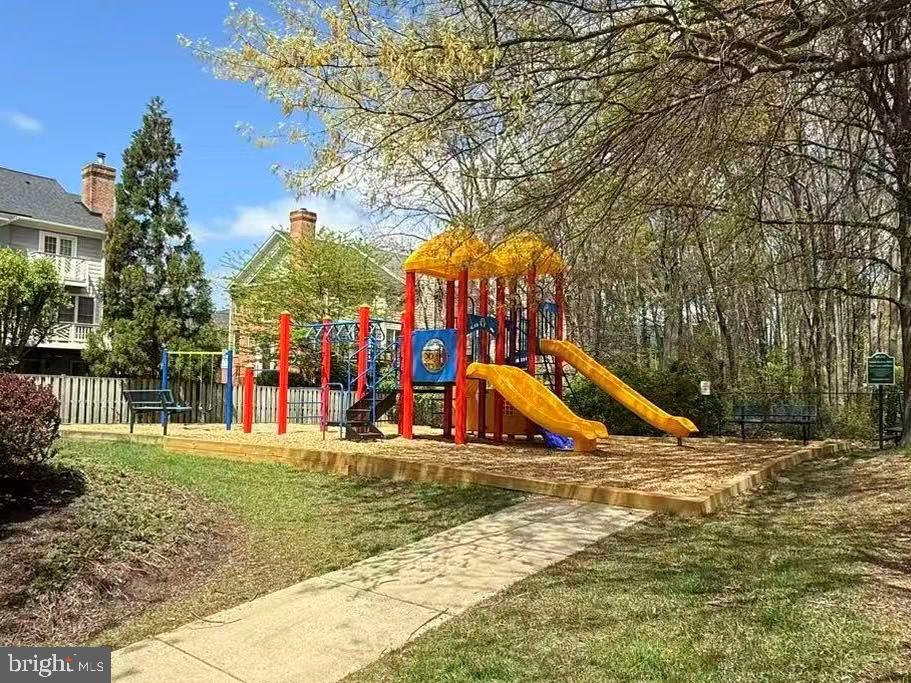 2043 Pieris Court Vienna, VA 22182 - Photo 40 of 43 a view of outdoor space with garden and entertaining space