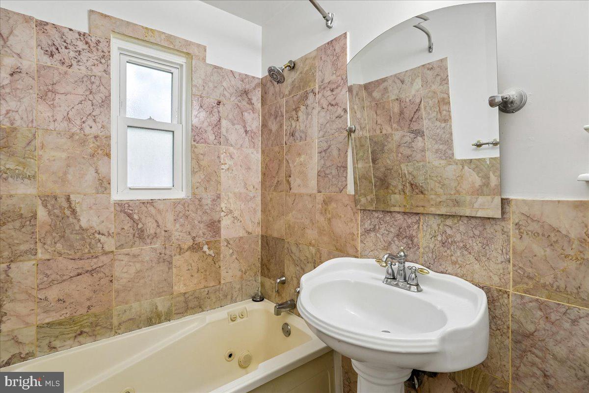 2806 Hardy Avenue Silver Spring, MD 20902 - Photo 12 of 29