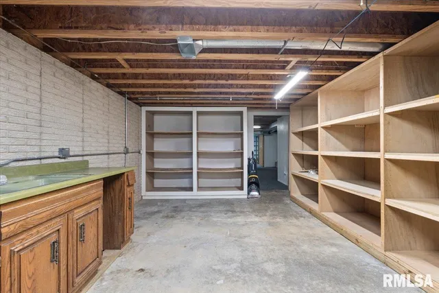 $519,000 | 1610 Wisconsin Street, Le Claire, IA 52753