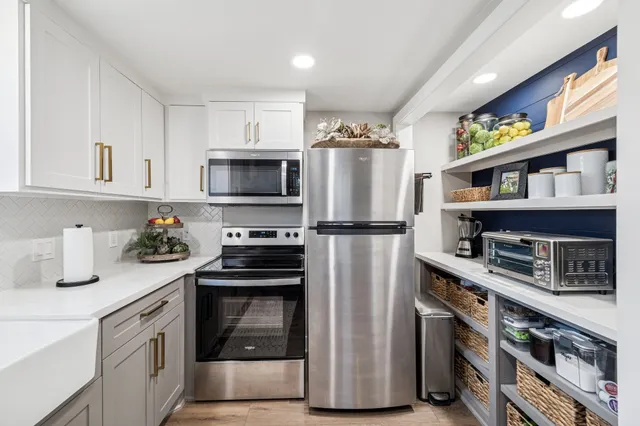 $650,000 | 4619 Brook Shadow Drive, Kingwood, TX 77345