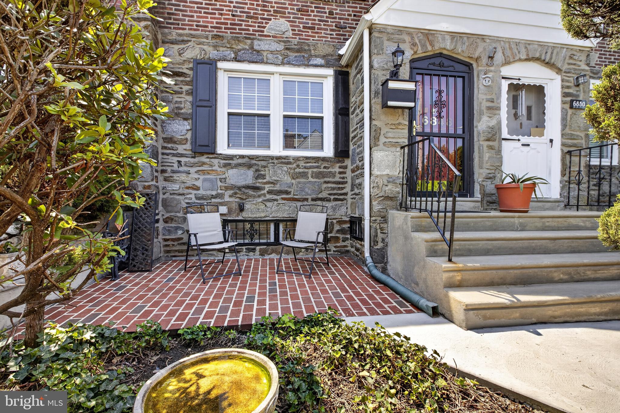 6848 Radbourne Road Upper Darby, PA 19082 - Photo 4 of 38 Gallery Image 4