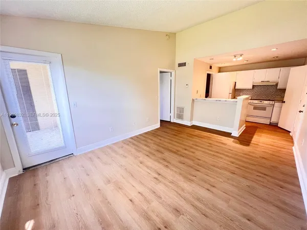$1,500 | 4581 West McNab Road, Unit 22, Pompano Beach, FL 33069