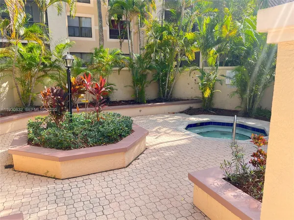 $1,500 | 4581 West McNab Road, Unit 22, Pompano Beach, FL 33069