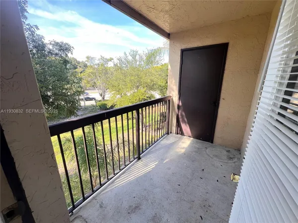 $1,500 | 4581 West McNab Road, Unit 22, Pompano Beach, FL 33069