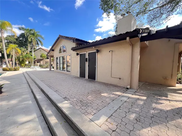$1,500 | 4581 West McNab Road, Unit 22, Pompano Beach, FL 33069
