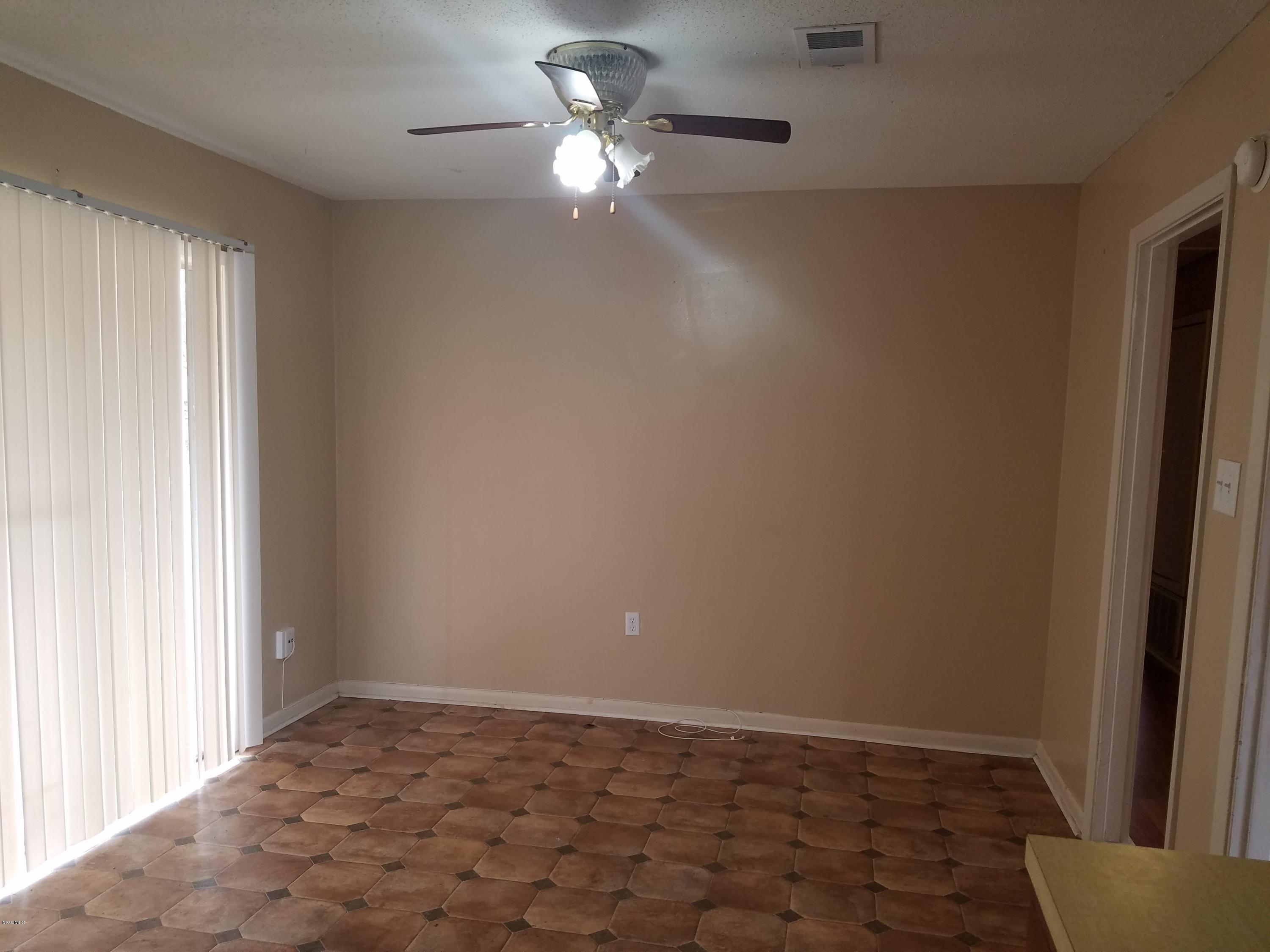 2602 George Street Gulfport, MS 39503 - Photo 5 of 15 20170217_102944