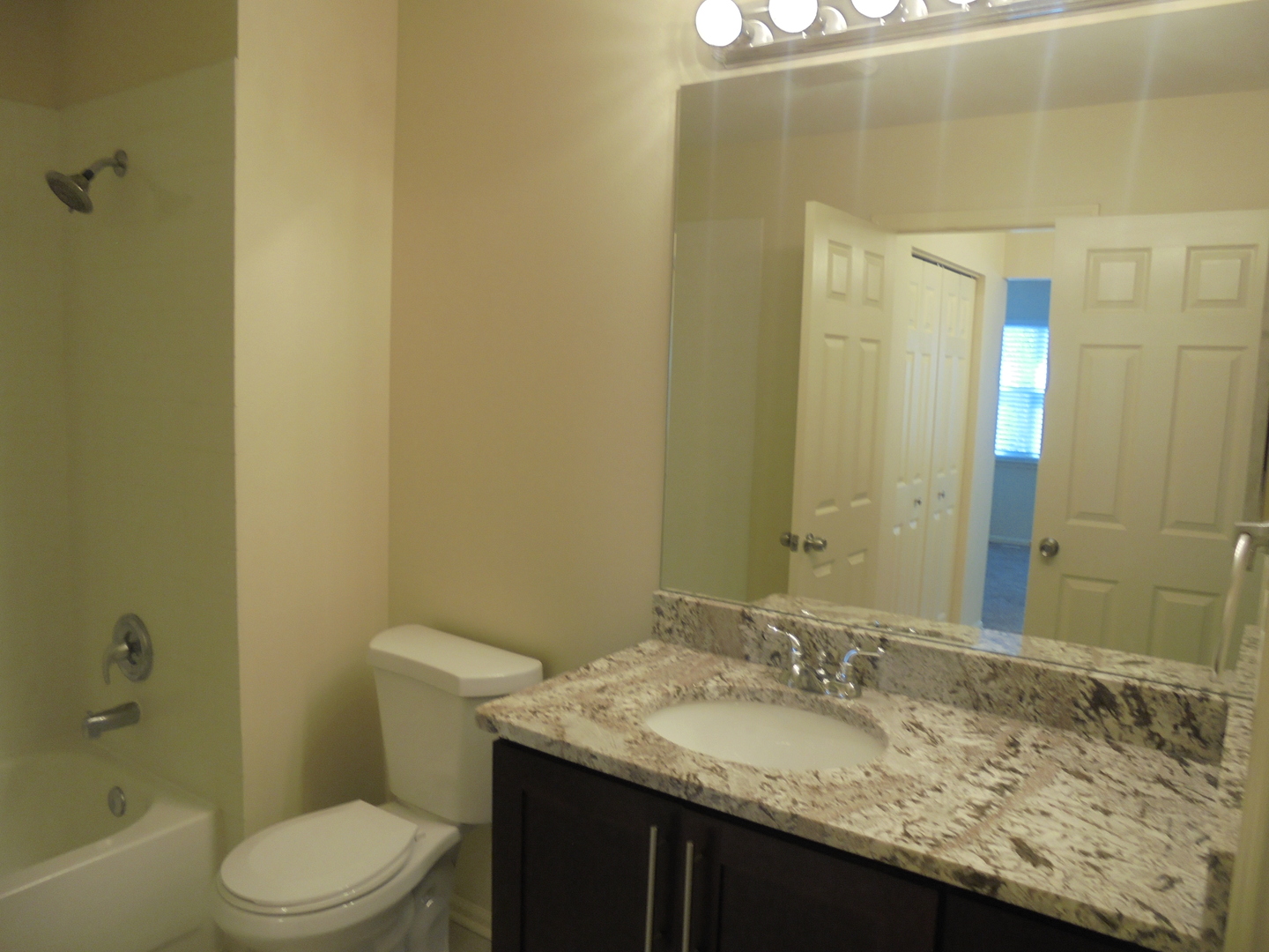 938 Ridgefield Lane Wheeling, IL 60090 - Photo 18 of 27