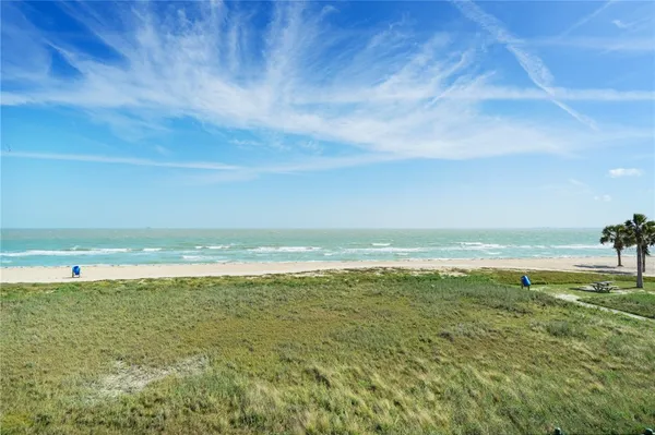 $384,999 | 4242 Gulfbreeze Boulevard, Unit 201, Corpus Christi, TX 78402