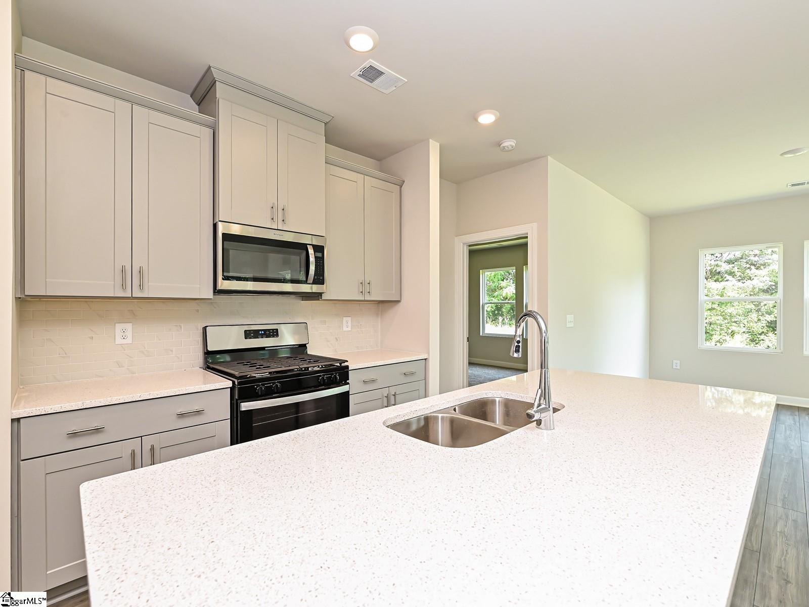 121 Vickery Road Woodruff, SC 29388 - Photo 5 of 24 Gallery Image 5