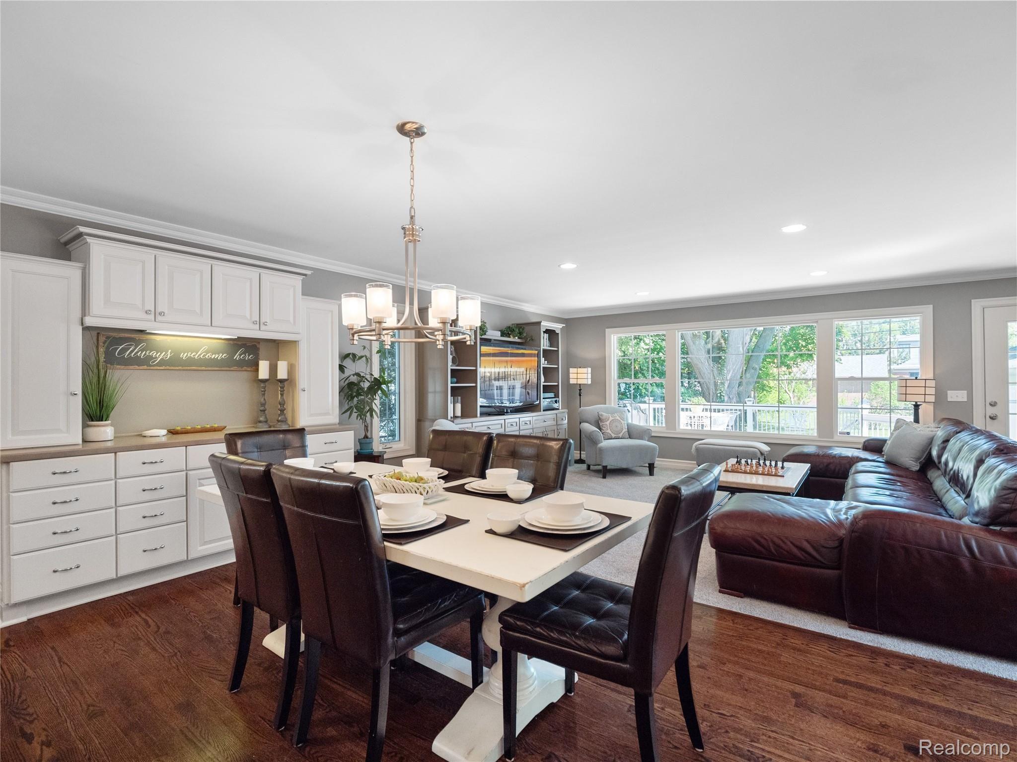 2339 Manchester Road Birmingham, MI 48009 - Photo 6 of 20 View of Dining Area and Family Room From Kitchen
