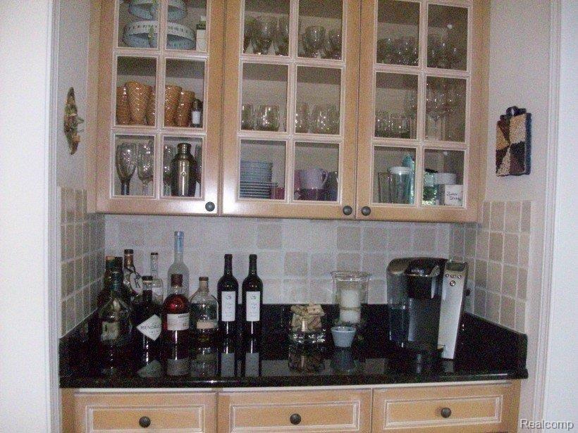 3564 Vineyard Springs Court Rochester, MI 48306 - Photo 5 of 21 KP-butler pantry.jpg