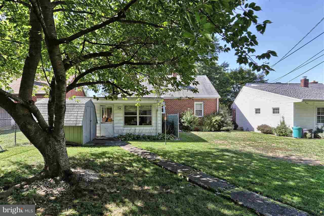 652 Briarcliff Road Middletown, PA 17057 - Photo 2 of 11 Gallery Image 2