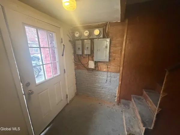 $189,900 | 143 Clinton Street, Albany, NY 12202