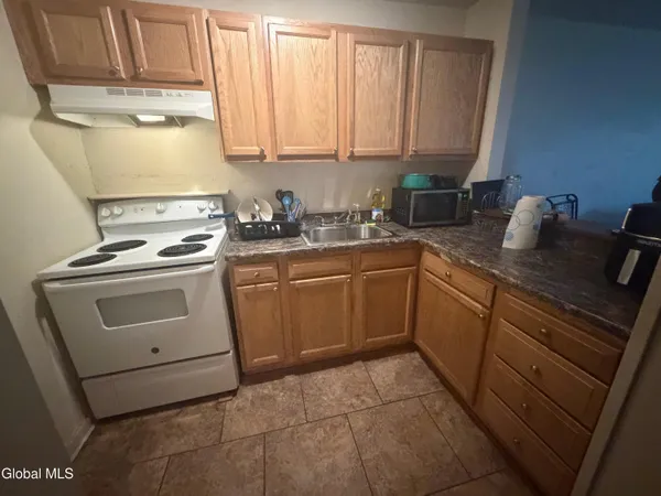 $189,900 | 143 Clinton Street, Albany, NY 12202