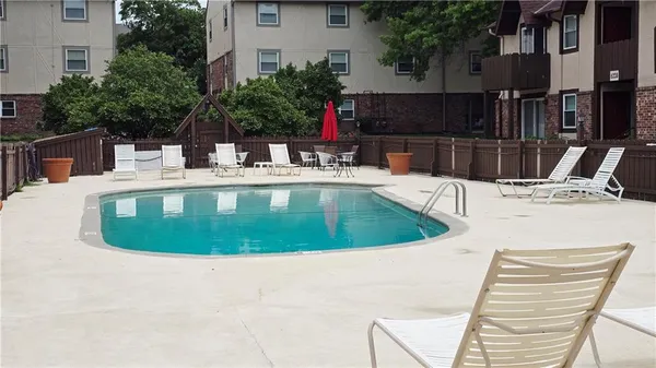 $160,000 | 6222 Robinson Street, Unit 3, Overland Park, KS 66202