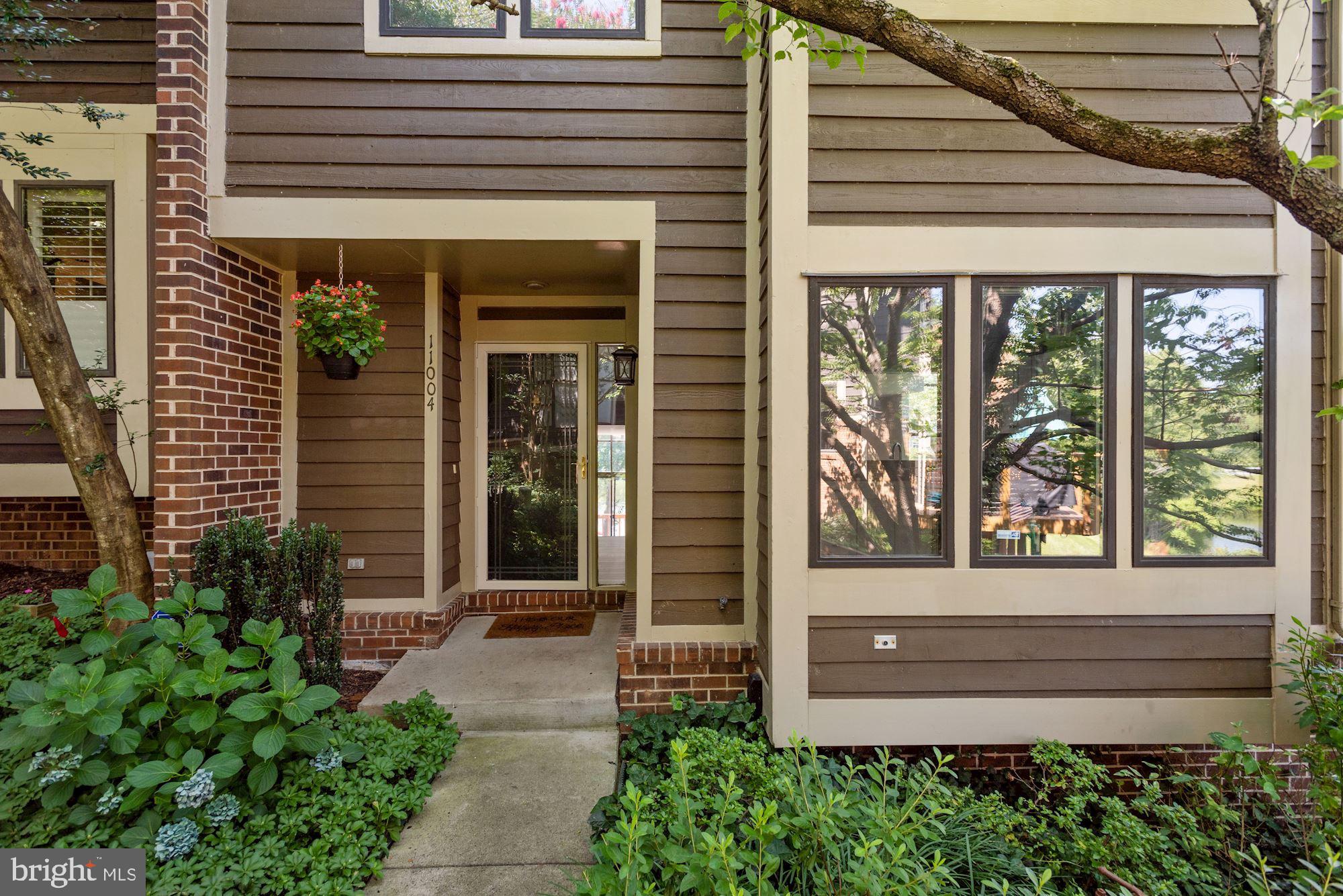 11004 Thrush Ridge Road Reston, VA 20191 - Photo 2 of 38