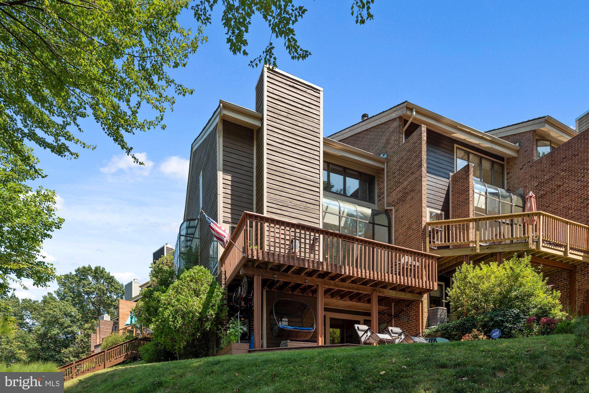 11004 Thrush Ridge Road Reston, VA 20191 - Photo 3 of 38