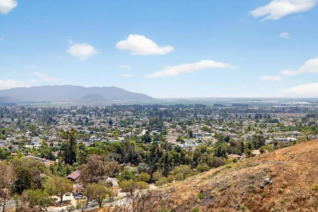 $1,090,000 | 375 West Highland Drive, Camarillo, CA 93010