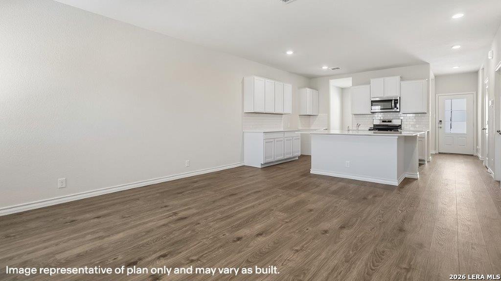 523 Avalon Banks Cibolo, TX 78108 - Photo 3 of 79